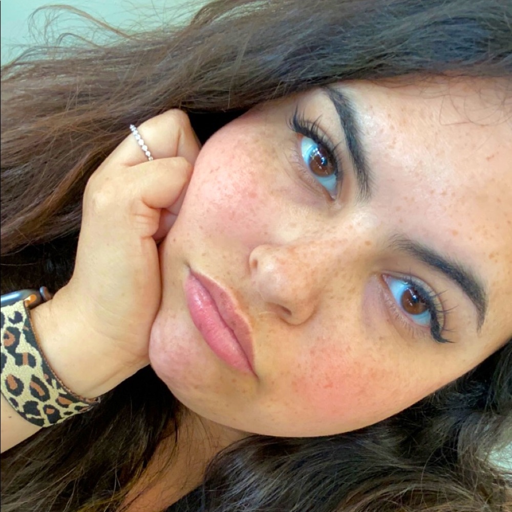 Meet your Posher, Mayra